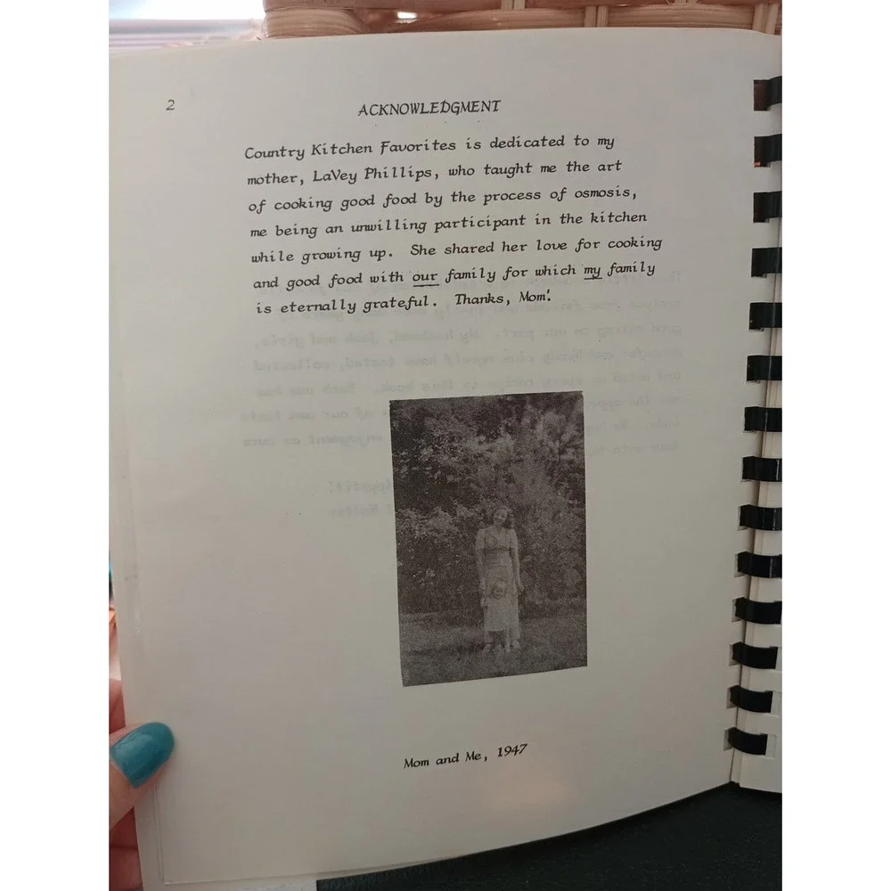 Family‎ Cookbook LaVey Phillips Carol Walter Iowa Falls, Iowa 1985 Country...